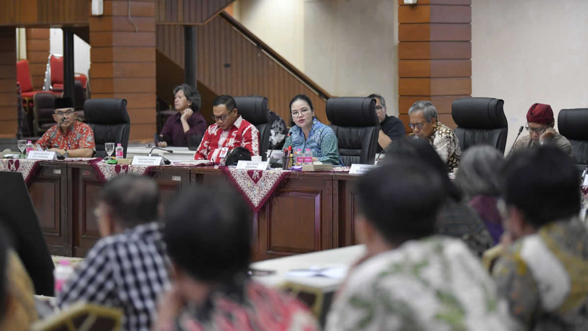 sumber gambar : https://semarangnetwork.com/berita/masuk-jaringan-asean--wali-kota-agustina-perkuat-tata-kelola-smart-city-kota-semarang