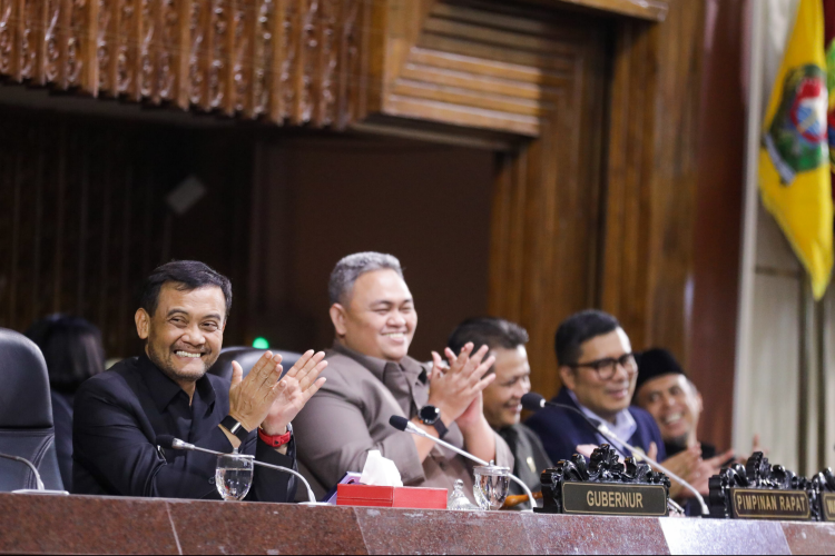Sumber gambar : Sumber gambar : https://humas.jatengprov.go.id/detail_berita_gubernur?id=11408