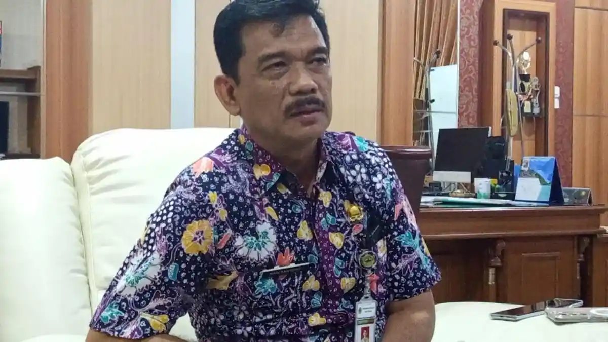 Sumber Gambar : https://asset.tribunnews.com/iDhDzBEuzCk6Ms92O_YL07sq5Z8=/1200x675/filters:upscale():quality(30):format(webp):focal(0.5x0.5:0.5x0.5)/jateng/foto/bank/originals/20260720_Kepala-Dispermadesdukcapil-Jawa-Tengah-Nadi-Santoso_1.jpg