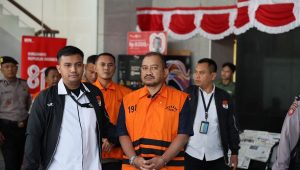 Sumber Gambar : https://nasional.kompas.com/read/2026/07/30/12480371/bupati-pemalang-peras-anak-buah-hingga-rp-198-miliar-untuk-suap-pegawai-kpk