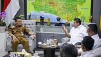 Sumber Gambar : https://jatengprov.go.id/publik/perkuat-kesejahteraan-buruh-di-jawa-tengah-ini-upaya-gubernur-ahmad-luthfi/