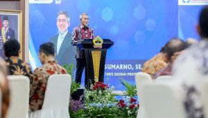 Sumber Gambar : https://jatengprov.go.id/publik/sekda-jateng-minta-asn-tak-antikritik-komplain-warga-jadi-bahan-evaluasi/