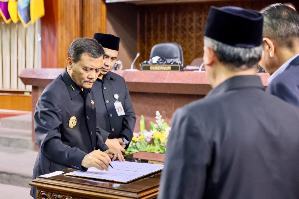 Sumber Gambar : https://jatengprov.go.id/publik/pertanggungjawaban-apbd-jateng-2025-disetujui/