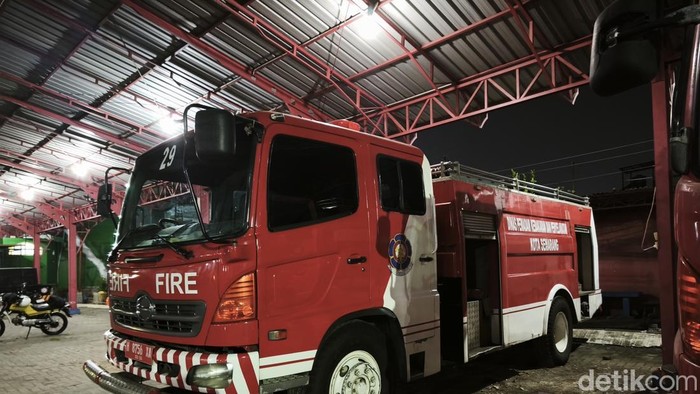 Sumber Gambar : https://akcdn.detik.net.id/community/media/visual/2026/07/17/armada-damkar-1784296619004_169.jpeg?w=700&q=90