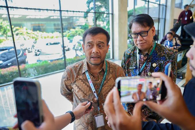 Sumber gambar : https://www.google.com/imgres?q=Ahmad%20Luthfi%20Prihatin%20atas%20OTT%20KPK%20di%20Sukoharjo%2C%20Tekankan%20Pentingnya%20Kepemimpinan%20yang%20Bersih&imgurl=https%3A%2F%2Femsatunews.co.id%2Fwp-content%2Fuploads%2F2026%2F07%2FIMG-20260710-WA0039-scaled.jpg&imgrefurl=https%3A%2F%2Femsatunews.co.id%2F2026%2F07%2Fahmad-luthfi-dukung-ott-kpk-di-sukoharjo-tak-ada-toleransi-untuk-korupsi.html&docid=KCrzjcgF2D3KnM&tbnid=5AUzamdBnLMtnM&vet=12ahUKEwifgfSihMuVAxWfTWwGHfGYDrYQnPAOegQIQRAA..i&w=1600&h=1067&hcb=2&ved=2ahUKEwifgfSihMuVAxWfTWwGHfGYDrYQnPAOegQIQRAA