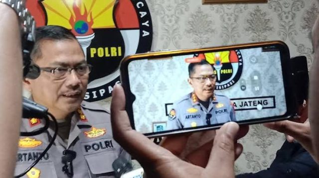 Sumber Gambar : https://jateng.idntimes.com/news/jawa-tengah/polda-jateng-buka-suara-soal-larangan-anggota-penuhi-panggilan-kejaks-00-l4nr2-7f3h5q