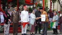 Sumber Gambar : https://jateng.antaranews.com/berita/642212/enam-opd-pemkot-semarang-100-persen-ajak-asn-peduli-pekerja-rentan