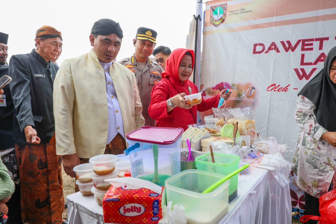 Sumber Gambar : https://jatengprov.go.id/publik/jateng-uji-model-baru-pengentasan-kemiskinan-pemuda-jadi-ujung-tombak/