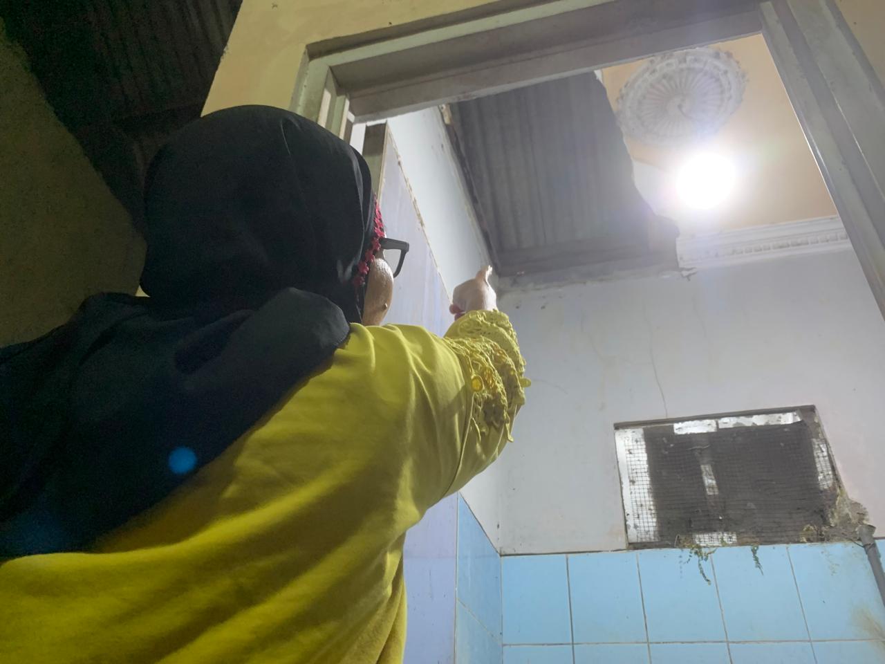 Sumber Gambar : https://beritajateng.tv/proyek-pakuwon-gombel-lama-berjalan-warga-mengaku-rumah-makin-amblas-dan-takut-tidur/