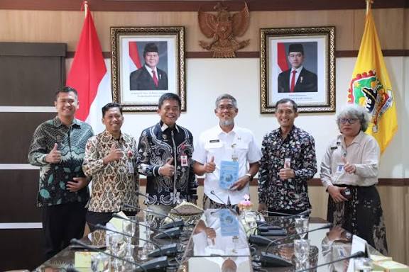 Sumber Gambar : https://jatengprov.go.id/publik/jateng-bssn-perkuat-kolaborasi-bangun-keamanan-dan-kedaulatan-siber/