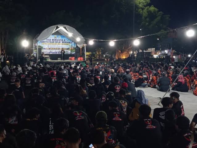 Sumber Gambar : https://www.seputarmuria.com/ormas-di-pati-gelar-doa-bersama-komitmen-jaga-kondusivitas-daerah/