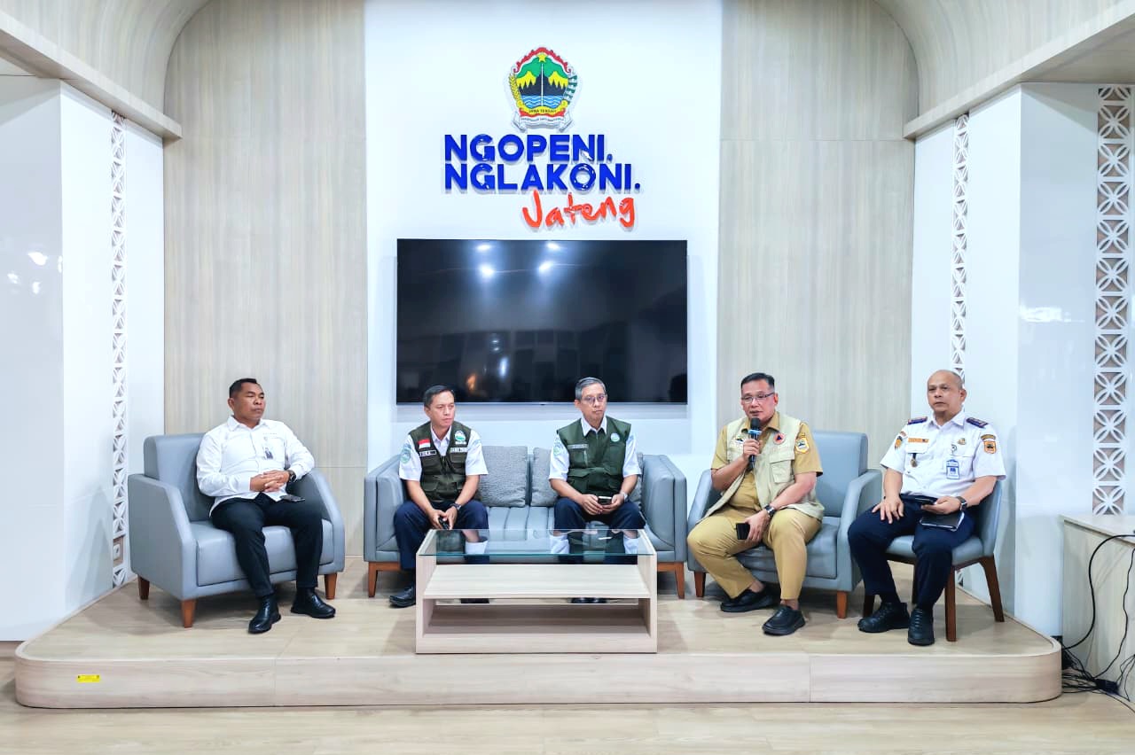 Sumber Gambar : https://jatengprov.go.id/publik/abu-vulkanik-anak-krakatau-belum-terdeteksi-di-jateng-pemprov-imbau-warga-tetap-waspada/